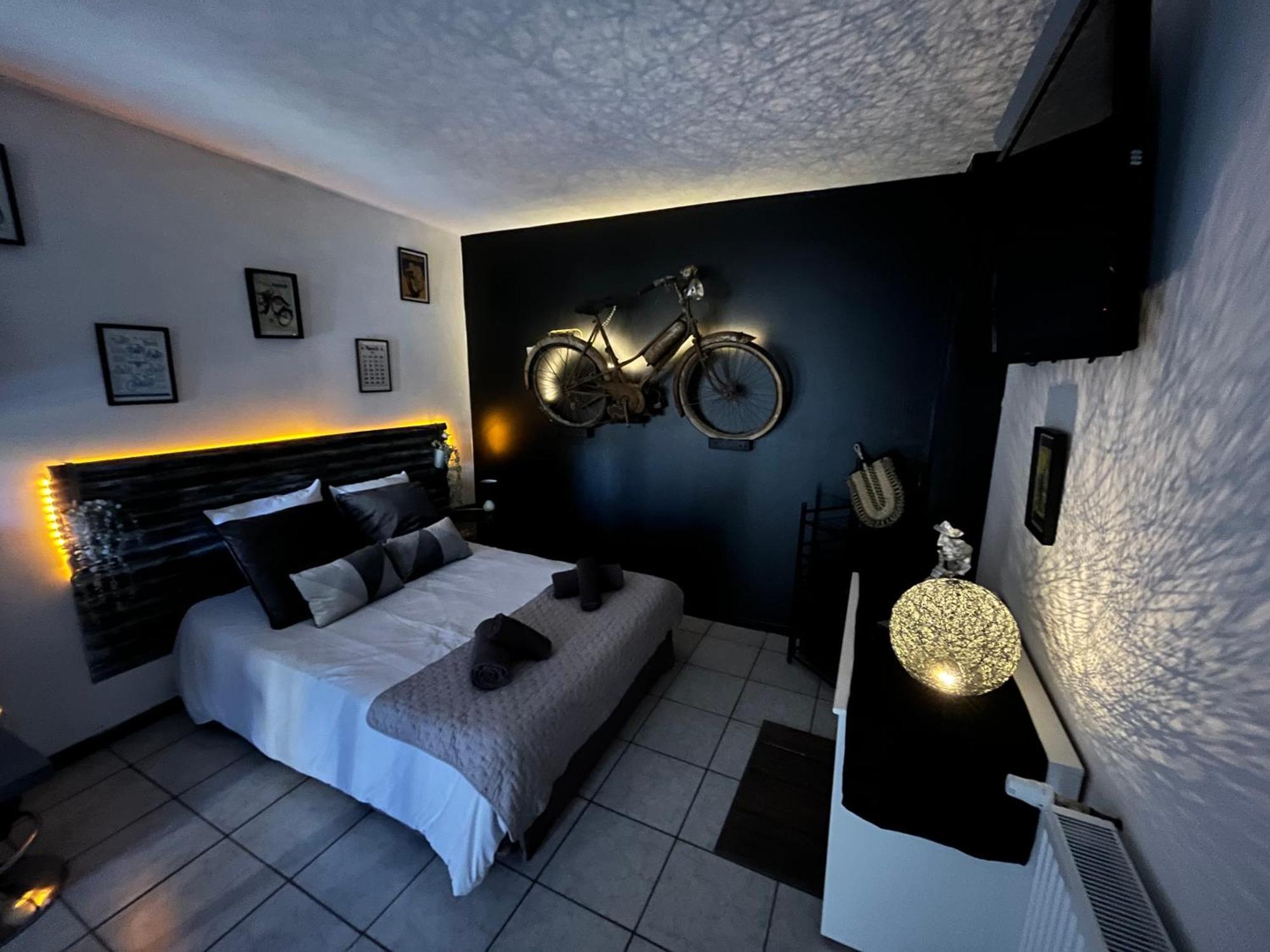 "Le Maloya" Chalets Independants -Chambre Balneo - Relais Motards Lacaune Exterior photo