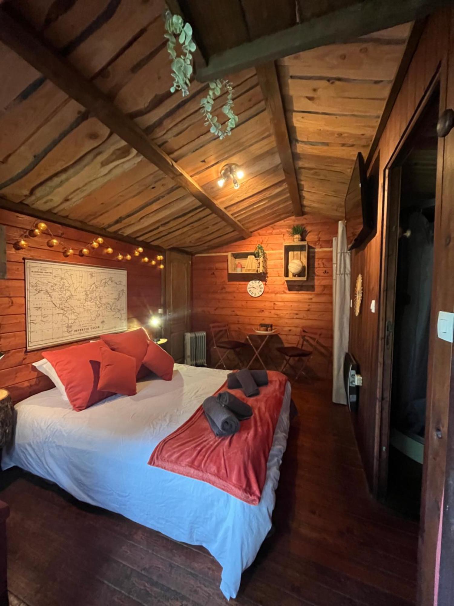 "Le Maloya" Chalets Independants -Chambre Balneo - Relais Motards Lacaune Exterior photo