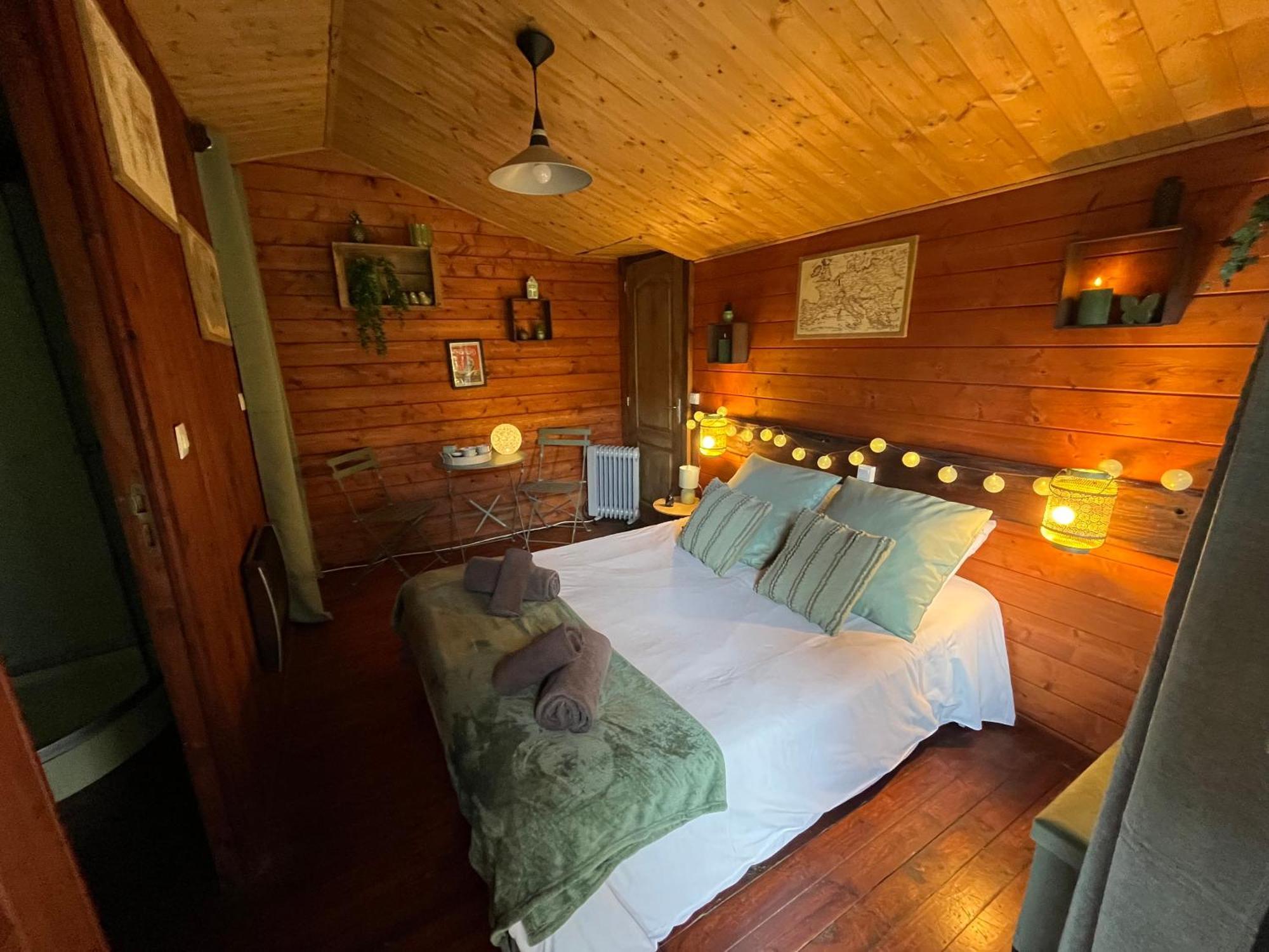 "Le Maloya" Chalets Independants -Chambre Balneo - Relais Motards Lacaune Exterior photo