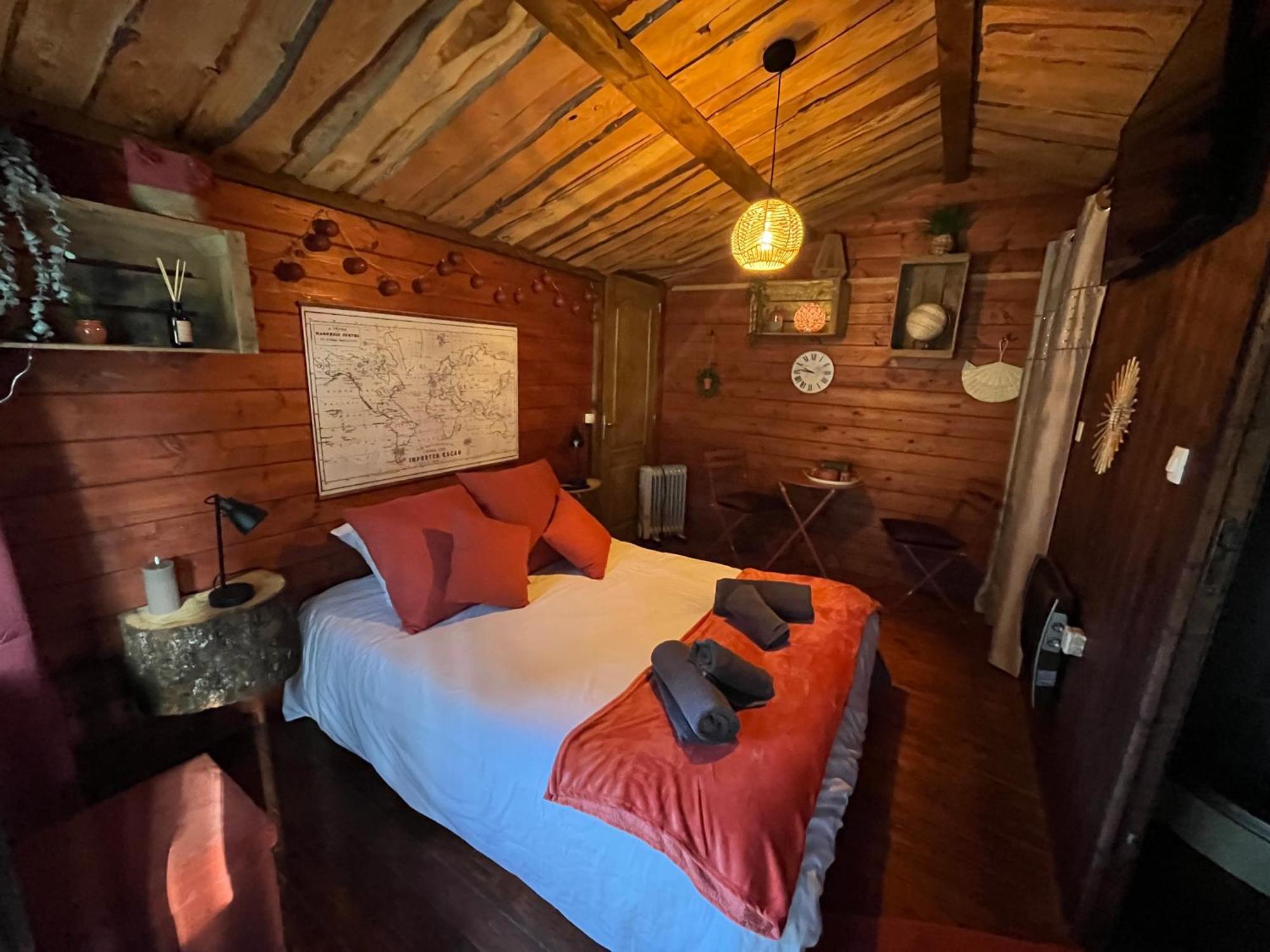"Le Maloya" Chalets Independants -Chambre Balneo - Relais Motards Lacaune Exterior photo