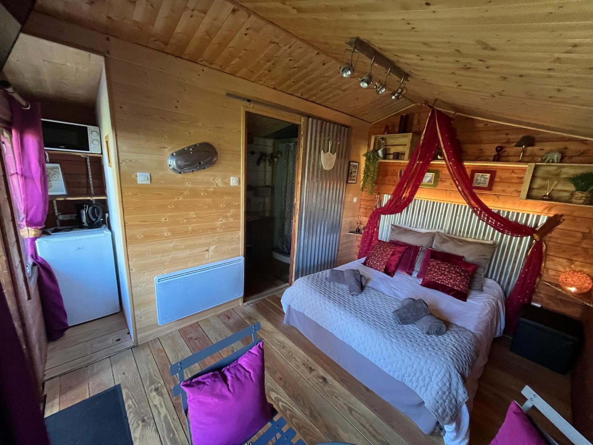 "Le Maloya" Chalets Independants -Chambre Balneo - Relais Motards Lacaune Exterior photo