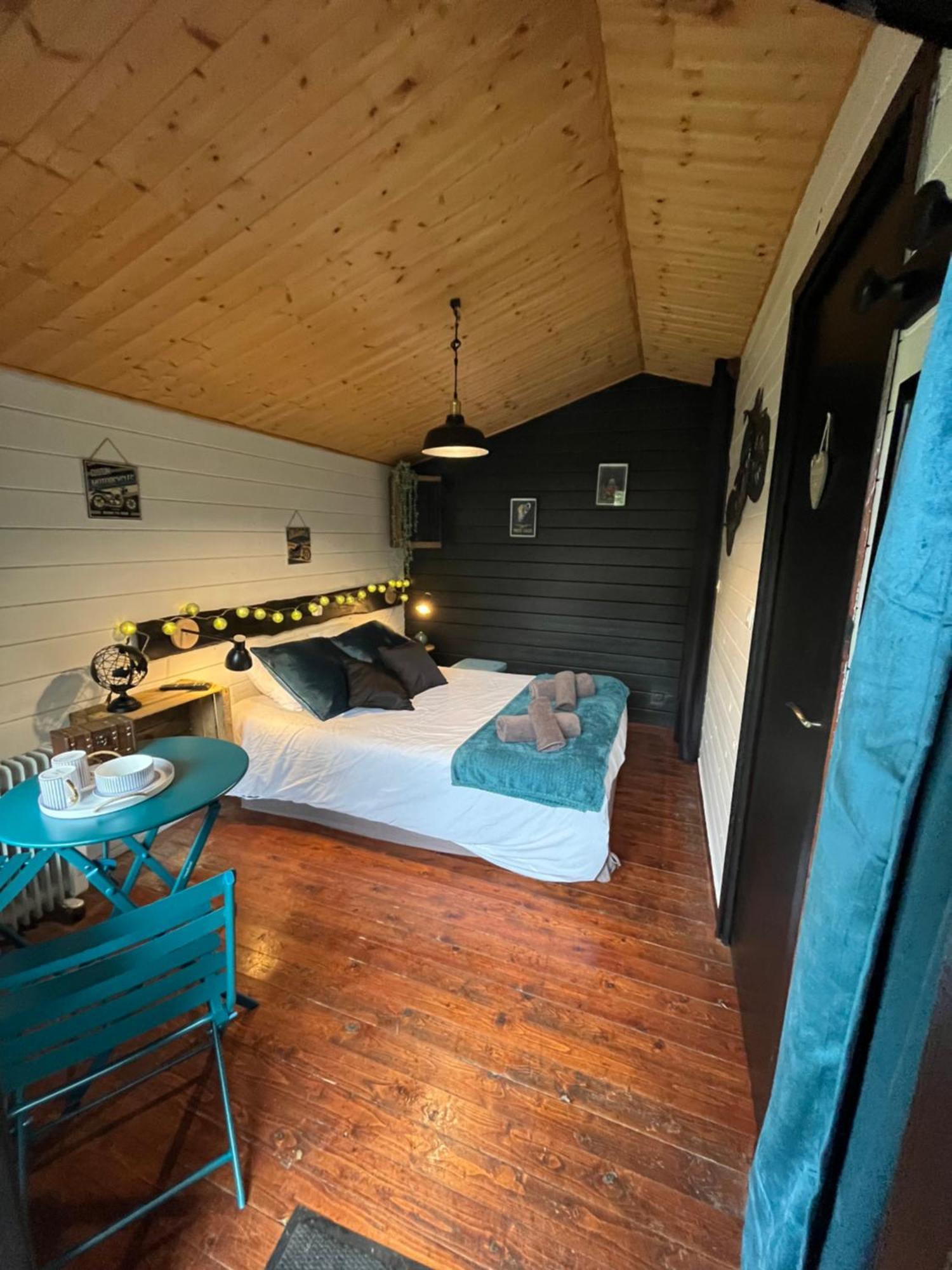 "Le Maloya" Chalets Independants -Chambre Balneo - Relais Motards Lacaune Exterior photo