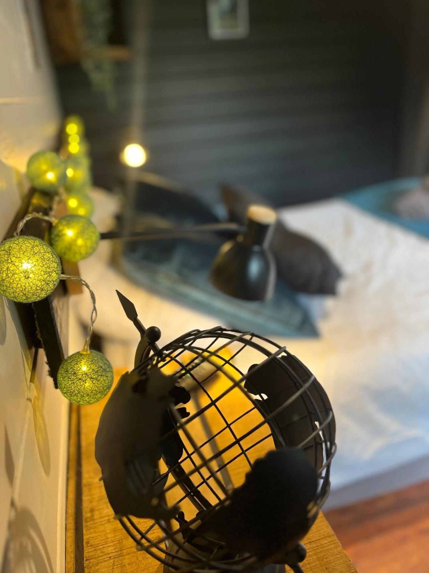 "Le Maloya" Chalets Independants -Chambre Balneo - Relais Motards Lacaune Exterior photo